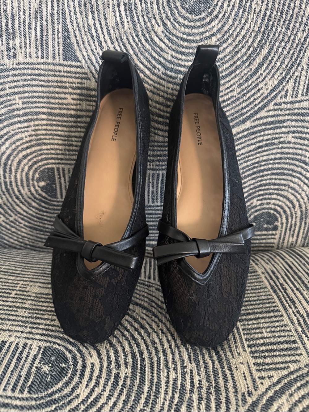 Free People Black Lace Ballet Flats with Bow Leather Trim Sz 8 Comfy Feminine